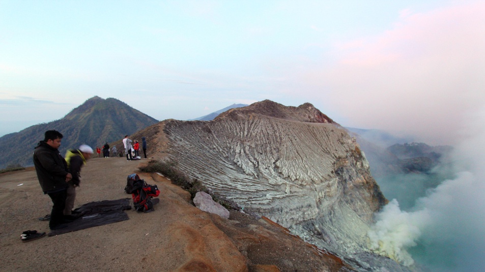  Mount  Ijen  Sunrise Blue Fire Trekking Tour in Java 