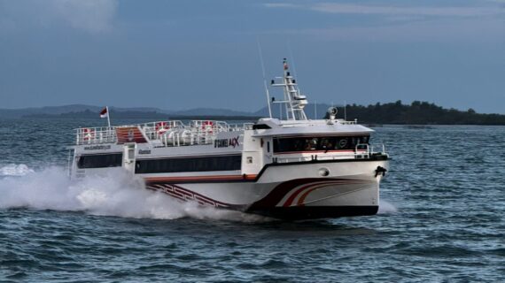 Travel from Padang Bai to Lombok with D’Camel ALX Fast Ferry – Best Ticket Prices