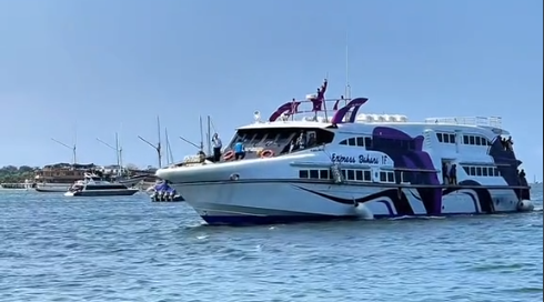 Travel swiftly between Java and Serangan Bali with Express Bahari’s direct fast ferry. Enjoy daily comfort, eco-friendly travel.