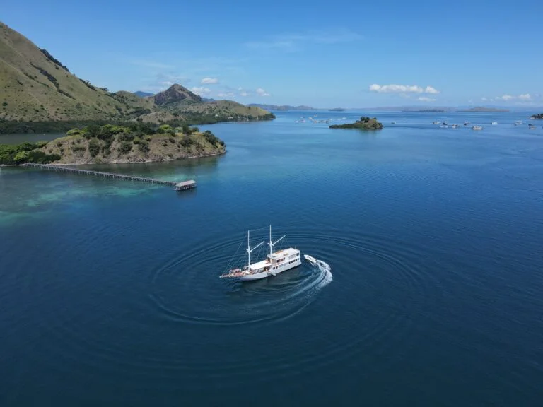 Lanakila Deluxe Phinisi Sailing Adventure — Photo 2