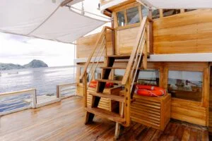 A stunning view from the deck of a phinisi boat in Labuan Bajo. — Barakati Phinisi Adventure in Komodo