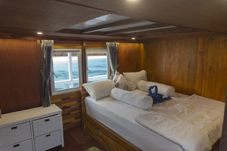 Interior of Royal Master Cabin on Zendaya 02 Deluxe with sea views.